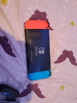 Nintendo Switch Azul y Rojo 2023