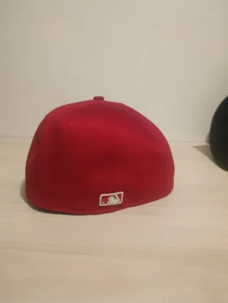 Gorra New Era NY Roja Cerrada