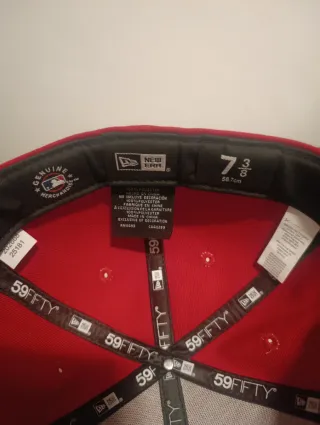 Gorra New Era NY Roja Cerrada