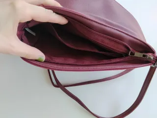 Bolso de mano burdeos con abalorios. Boho, Hippie