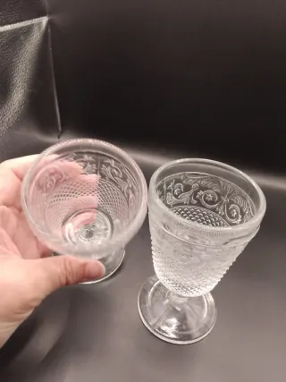 Set di 2 calici da vino vintage intagliati