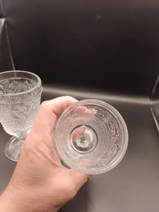 Set di 2 calici da vino vintage intagliati