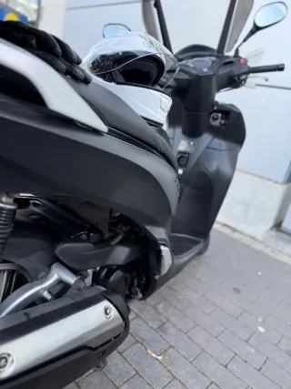 Honda SH 300i Scoopy Negra mate (modelo 2017)