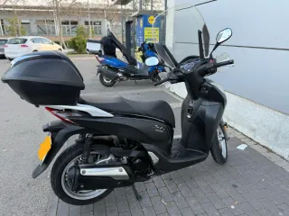 Honda SH 300i Scoopy Negra mate (modelo 2017)