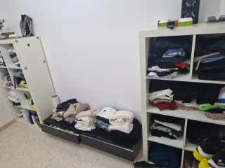 Mueble cajonera negro y blanco