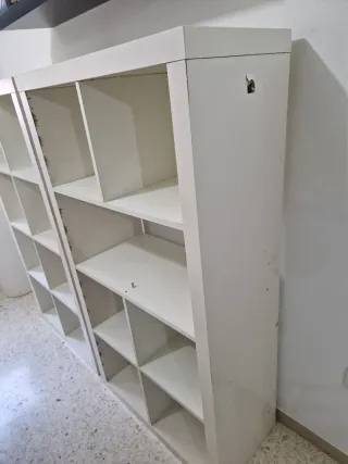 Mueble cajonera negro y blanco