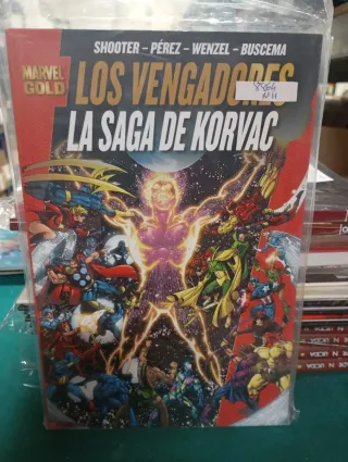 Los vengadores Marvel gold número 11-panini