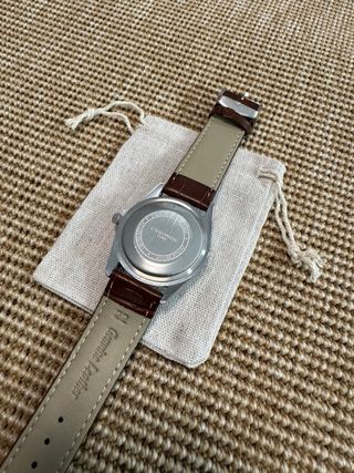 Reloj Chronos 39mm esfera plateada