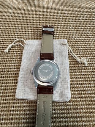 Reloj Chronos 39mm esfera plateada