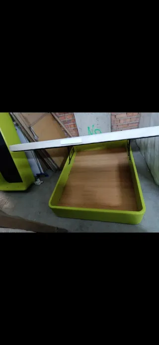 Canapé Polipiel, estructura de hierro. 135x190