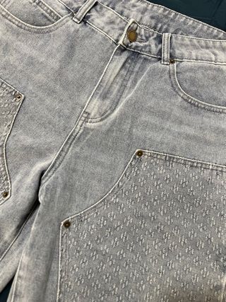 Pantalones cortos vaqueros desgastados