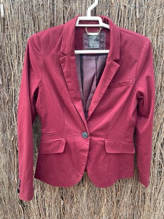 Conjunto: Americana, Camiseta y Vaqueros