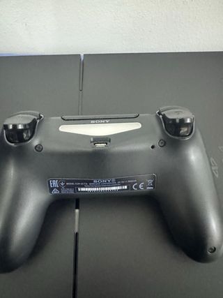 PlayStation 4 (PS4) 500GB