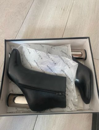 Botines Kendall + Kylie Talla 38 Negro/Dorado de