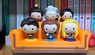 Expositor Sofá Friends Funko McDonald's