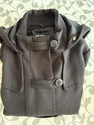 Abrigo negro elegante Zara