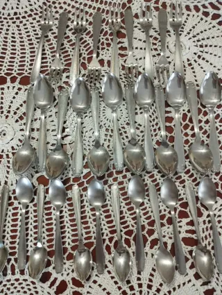 Cuberteria Gallo Metal 57 piezas