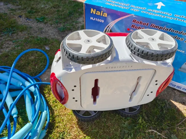 Robot Limpiafondos Naia HJ1009 Piscina