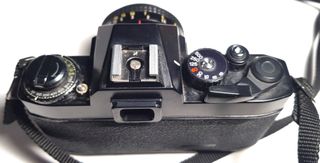 Cámara Ricoh KR-5 con objetivo RIKONAR 55mm f/2.2