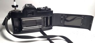 Cámara Ricoh KR-5 con objetivo RIKONAR 55mm f/2.2