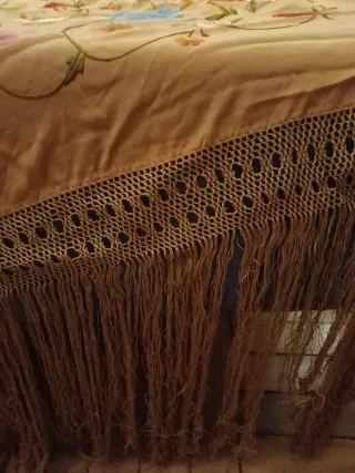 Mantón de Manila bordado floral