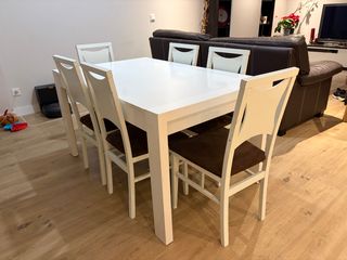 Tavolo da salotto in legno con 6 sedie