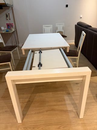 Tavolo da salotto in legno con 6 sedie