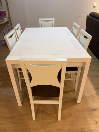 Tavolo da salotto in legno con 6 sedie