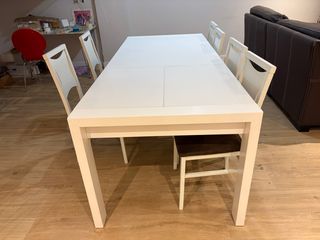 Tavolo da salotto in legno con 6 sedie