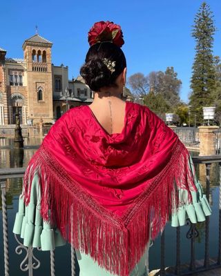 Mantoncillo bordado Feria de Abril Sevilla