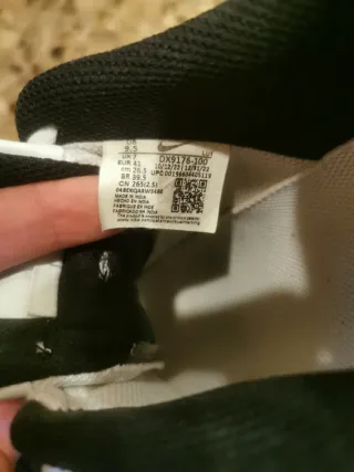 Nike Gamma Force Blancas y Negras