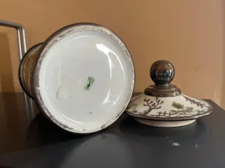 Tarro de porcelana con detalles metal