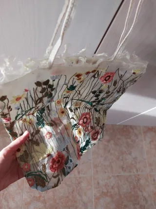 Bolso de mano bordado floral