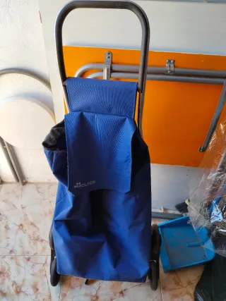 El carro ,no sé queda firme por lo demás bien