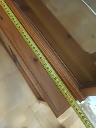 2 Vitrinas de Madera Maciza con Cristal