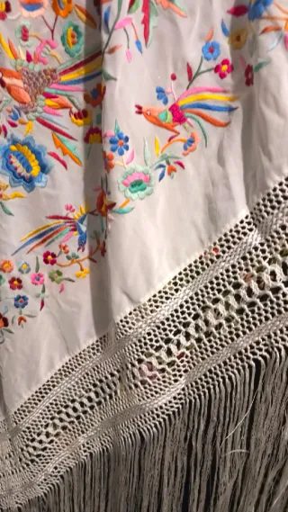 Manton de Manila antiguo bordado flores