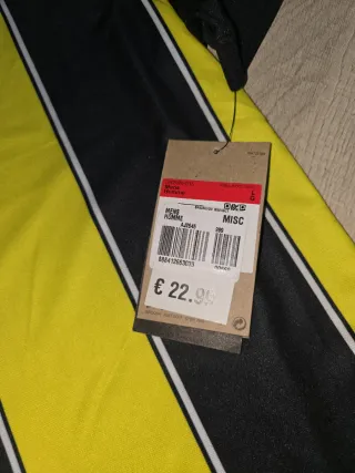 Camiseta Nike Dri-Fit Rayas Negras y Amarillas