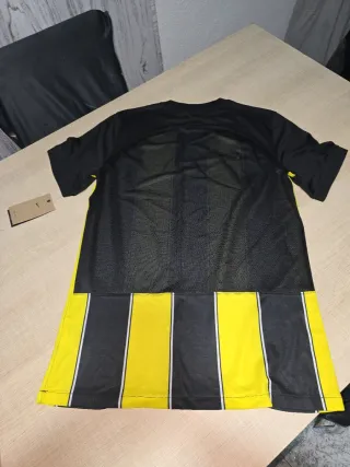 Camiseta Nike Dri-Fit Rayas Negras y Amarillas