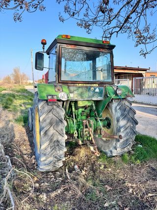 Tractor John Deere 3340 con pala