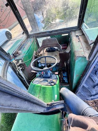 Tractor John Deere 3340 con pala