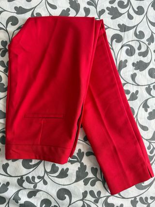 Pantalón de traje rojo Stradivarius