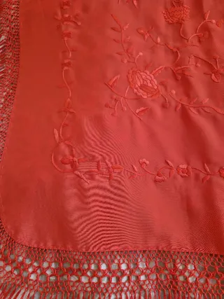 Mantón de Manila Coral Bordado