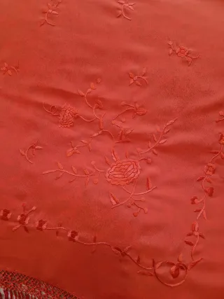 Mantón de Manila Coral Bordado