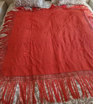 Mantón de Manila Coral Bordado