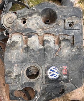Tapa motor VW Passat 1.9 TDI 130cv