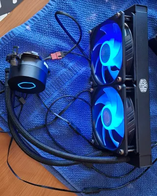 REFRIGERACION LIQUIDA Cooler Master 240