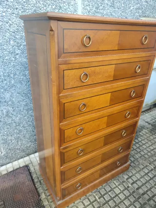 Mesita de noche de pino