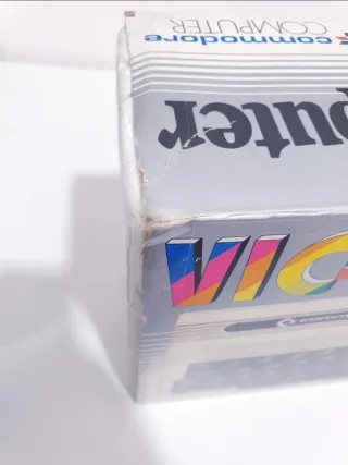 Commodore VIC-20 Computer + Accessori