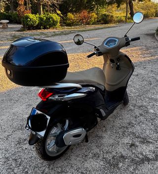 Piaggio Liberty 125 2020 • 9.000 km • Baúl •