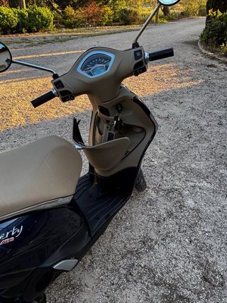 Piaggio Liberty 125 2020 • 9.000 km • Baúl •